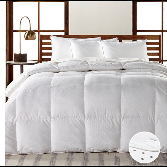 - Hotel Collection Goose down heavyweight queen used